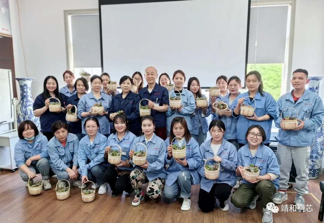 【 Employee Activity 】 Enjoy the Time, DIY Succulent Mothers Day event(pic8)